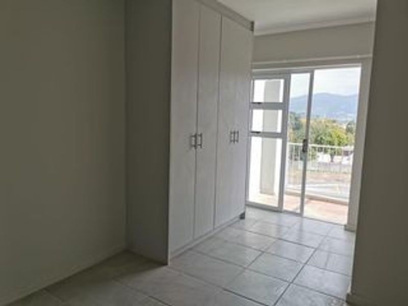 Modern 1 Bedroom Apartment To Rent in La Vie Estate, Paarl - Photo 6