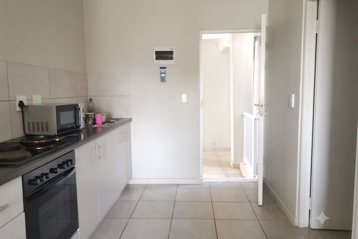 Modern 1 Bedroom Apartment To Rent in La Vie Estate, Paarl - Photo 3