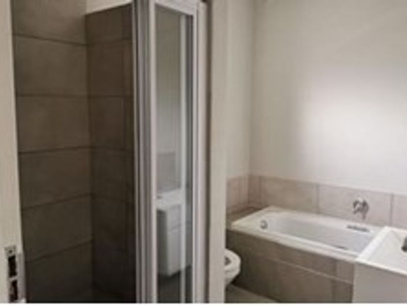 Modern 1 Bedroom Apartment To Rent in La Vie Estate, Paarl - Photo 7