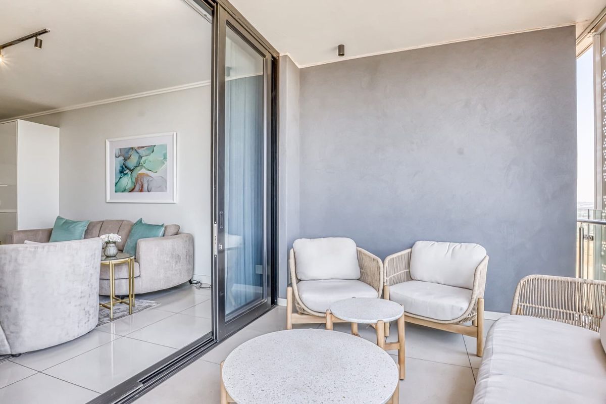 2 Bedroom Apartment  in Waterfall Midrand - Photo 4