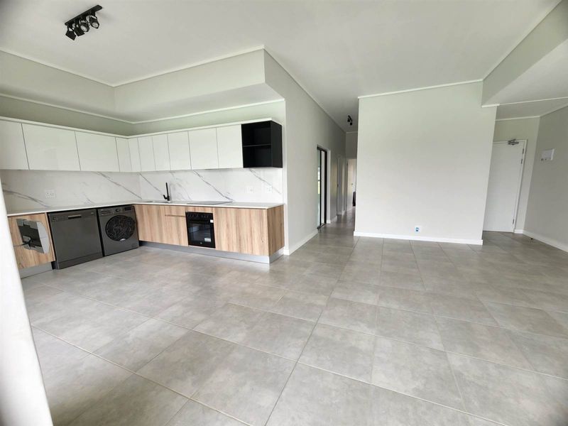 Apartment To Rent in Waterfall, Midrand - Photo 2
