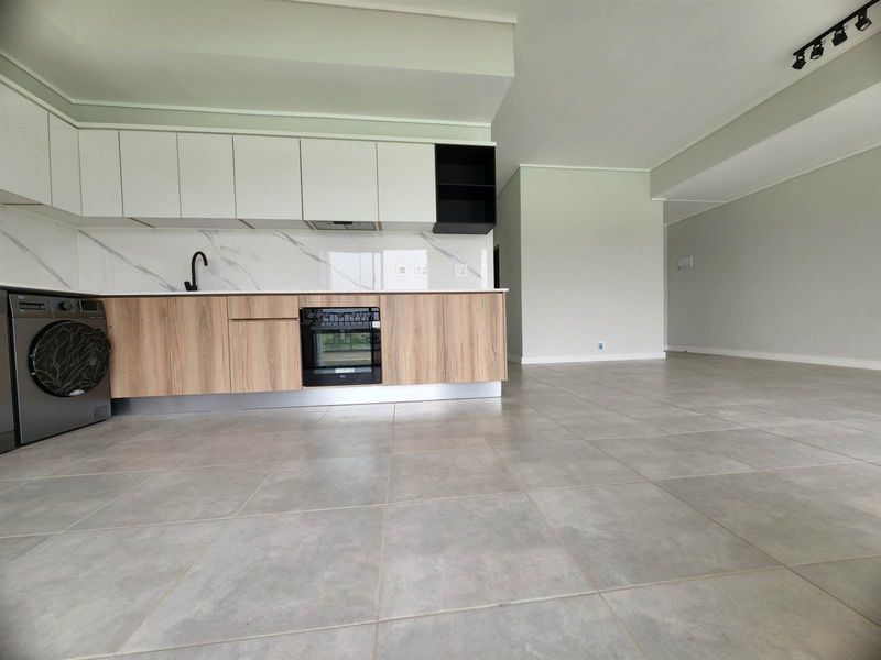 Apartment To Rent in Waterfall, Midrand - Photo 4