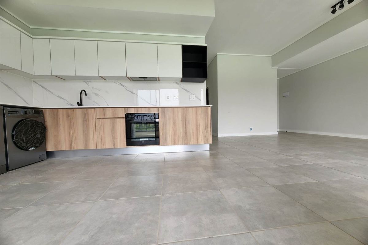 Apartment To Rent in Waterfall, Midrand - Photo 4