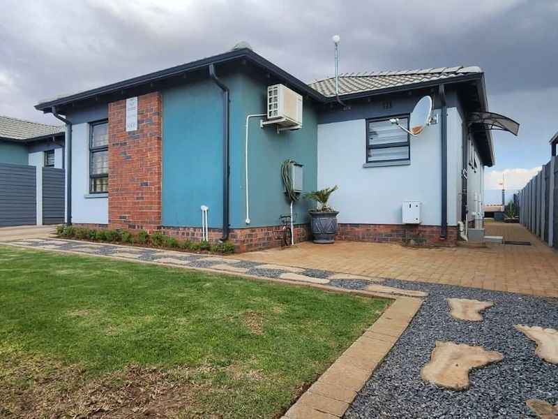 House To Rent in Milano, Sky City , Alberton - Photo 2