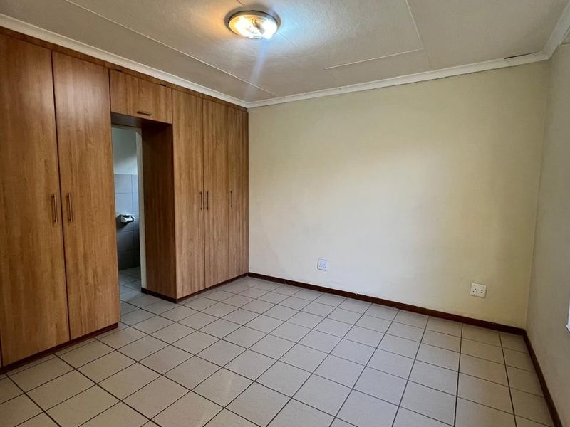 Townhouse To Rent in Bendor, Polokwane - Photo 5