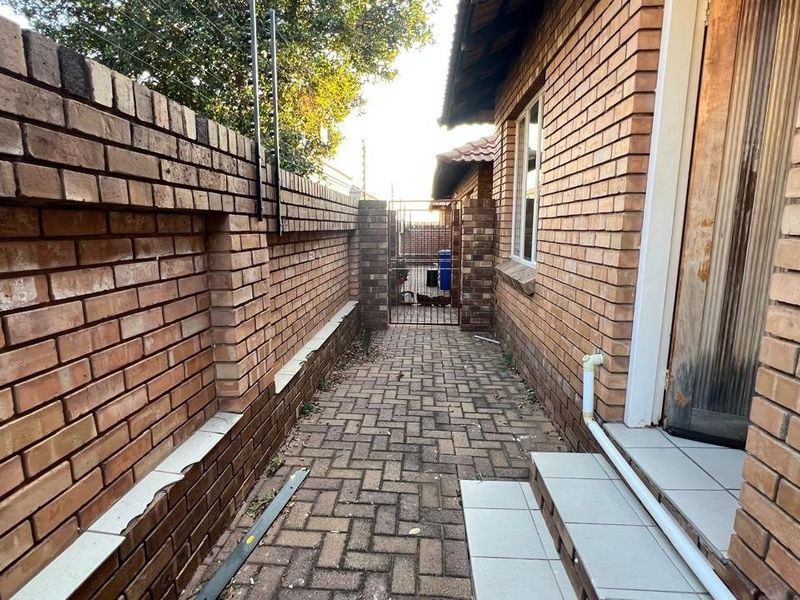 Townhouse To Rent in Bendor, Polokwane - Photo 10