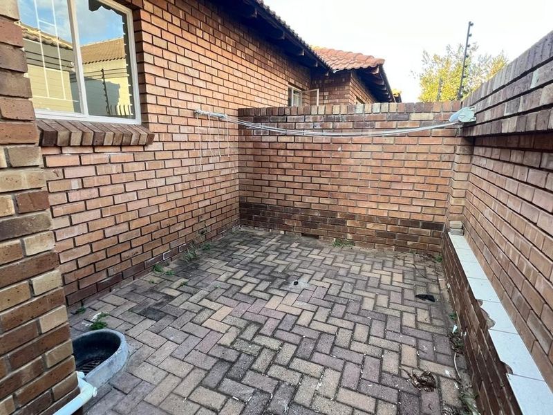 Townhouse To Rent in Bendor, Polokwane - Photo 9
