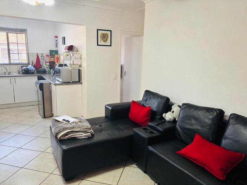 Apartment For Sale in Sylviavale, Vanderbijlpark - Photo 1