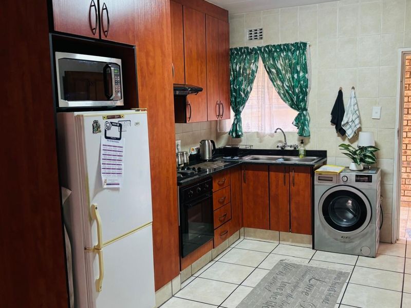 Apartment For Sale in Vanderbijlpark SE 2, Vanderbijlpark SE, Vanderbijlpark - Photo 1