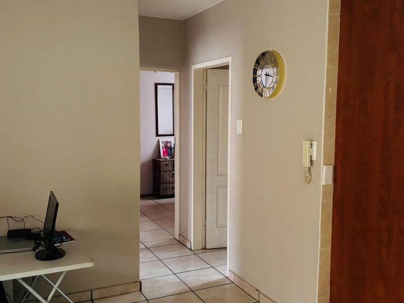 Apartment For Sale in Vanderbijlpark SE 2, Vanderbijlpark SE, Vanderbijlpark - Photo 3