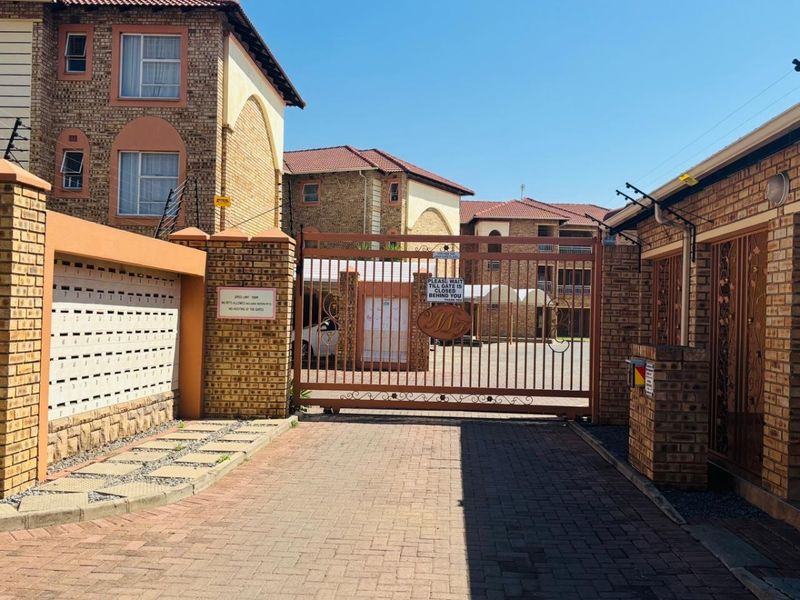 Apartment For Sale in Vanderbijlpark SE 2, Vanderbijlpark SE, Vanderbijlpark - Photo 4