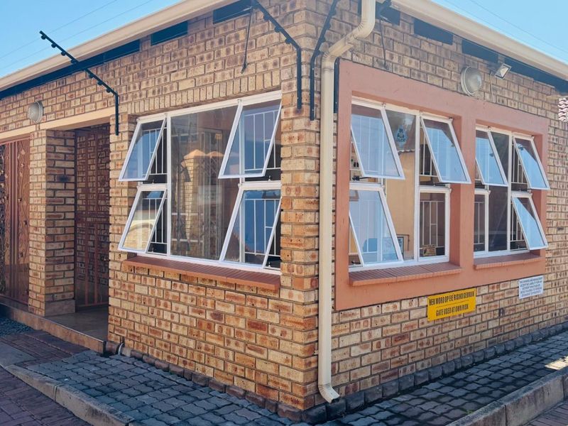 Apartment For Sale in Vanderbijlpark SE 2, Vanderbijlpark SE, Vanderbijlpark - Photo 3