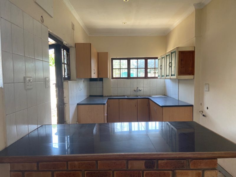 Cottage To Rent in Athlone Park, Amanzimtoti, KwaZulu Natal - Photo 2
