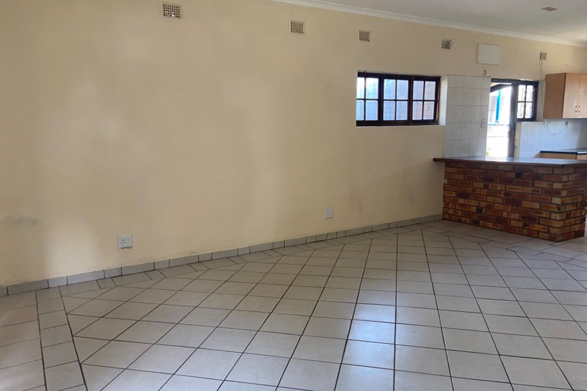 Cottage To Rent in Athlone Park, Amanzimtoti, KwaZulu Natal - Photo 5