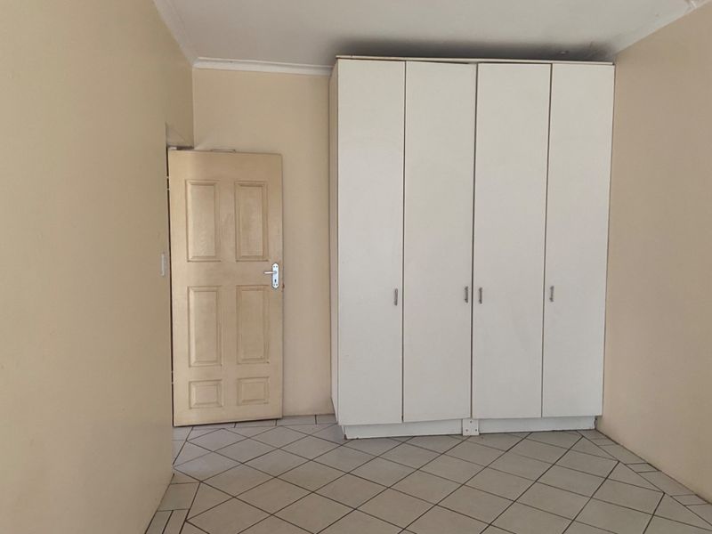 Cottage To Rent in Athlone Park, Amanzimtoti, KwaZulu Natal - Photo 8