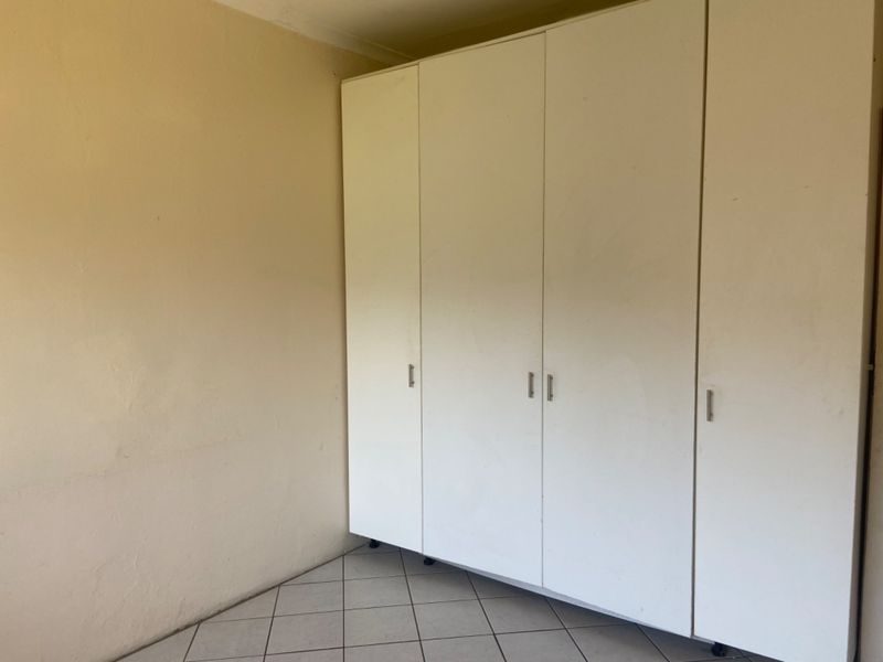 Cottage To Rent in Athlone Park, Amanzimtoti, KwaZulu Natal - Photo 6