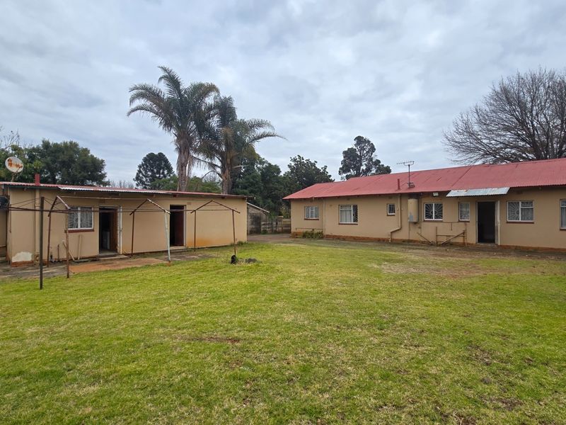 Renovator's Dream with Flatlet, Borehole and Endless Potential - Photo 7