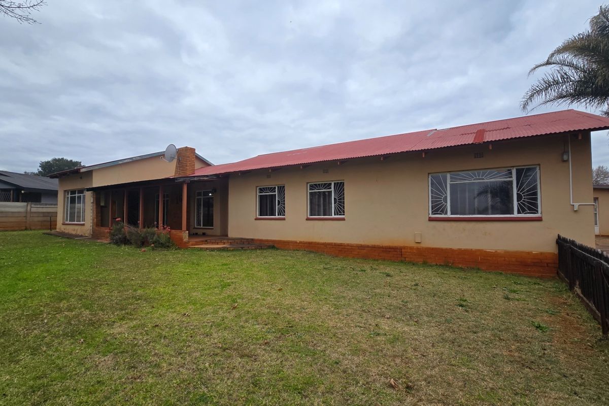 Renovator's Dream with Flatlet, Borehole and Endless Potential - Photo 3
