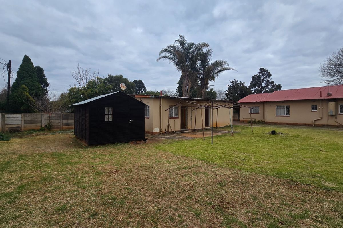 Renovator's Dream with Flatlet, Borehole and Endless Potential - Photo 5
