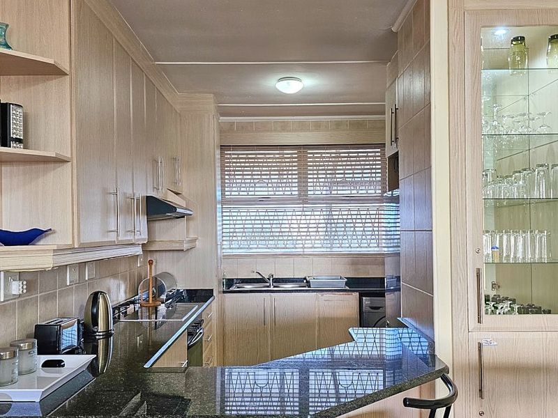 2 Bedroom Beachfront Bliss, Stunning Sea Views - Photo 3