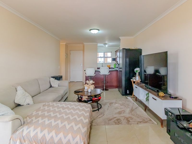Spacious 2 Bedroom Apartment To Rent in Century City - Photo 7