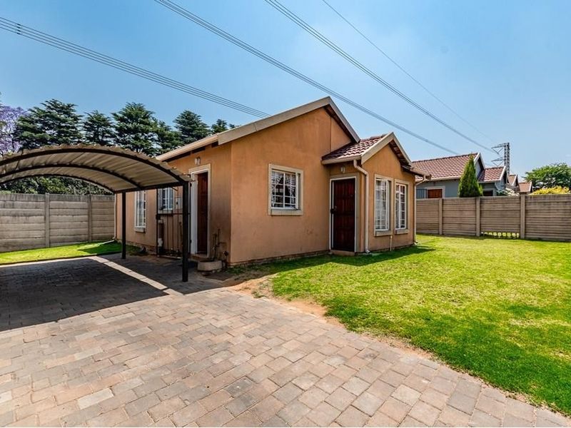 Exclusive 3-Bedroom Cluster Home in Secure Estate | Ideal for Professionals - Photo 3
