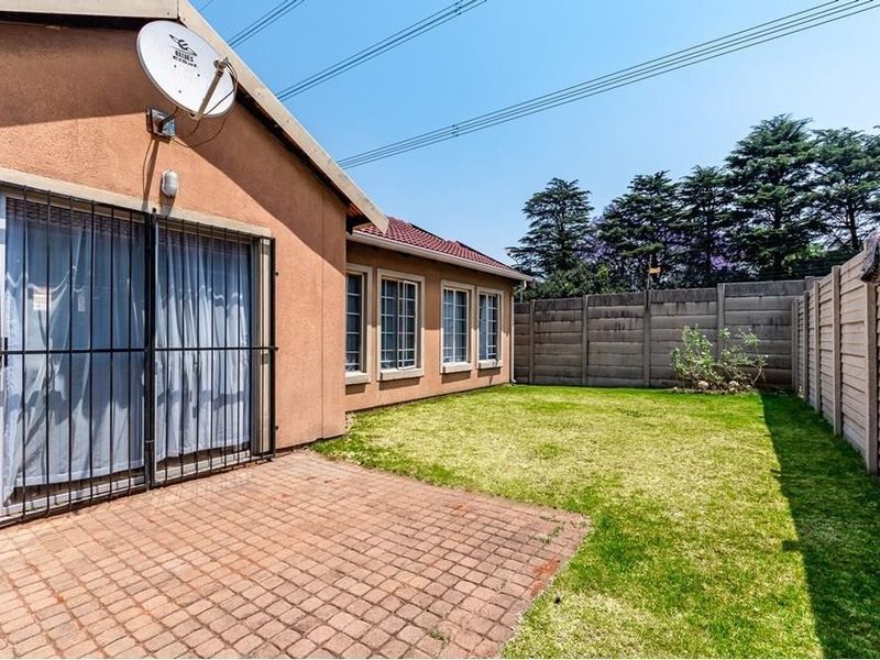 Exclusive 3-Bedroom Cluster Home in Secure Estate | Ideal for Professionals - Photo 2