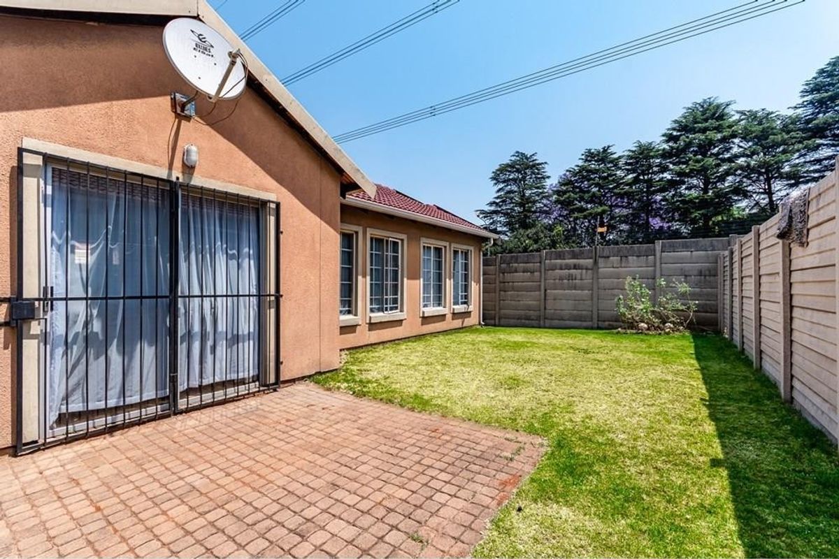 Exclusive 3-Bedroom Cluster Home in Secure Estate | Ideal for Professionals - Photo 2