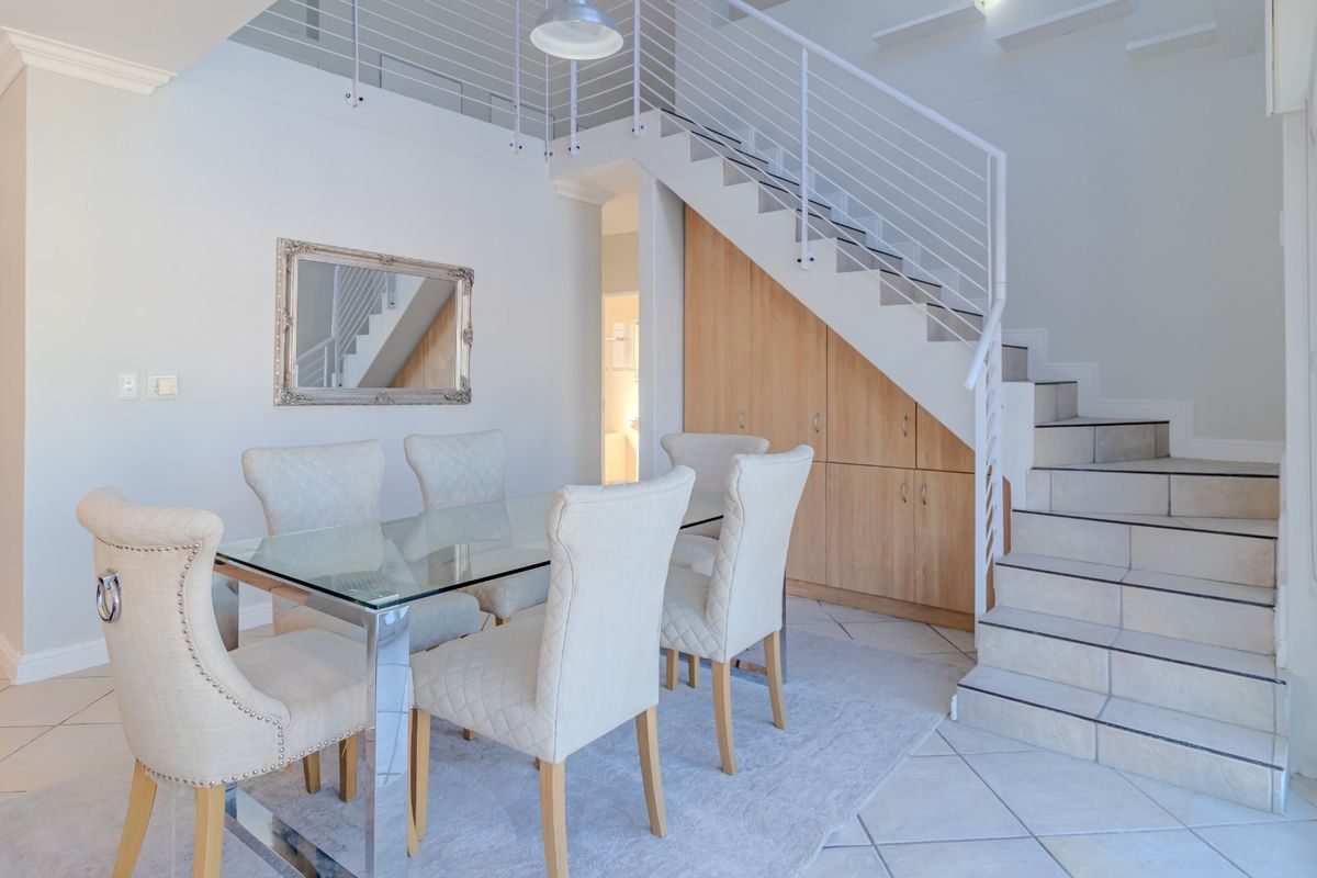 Luxury Waterfront Living - Spacious 3 Bedroom Apartment with Study in Prestigious Tyger Waterfront - Photo 3