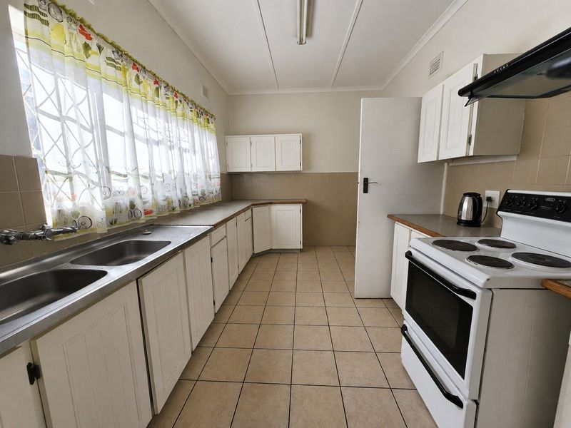 Loads of possibilities in this Meerensee home - Photo 5