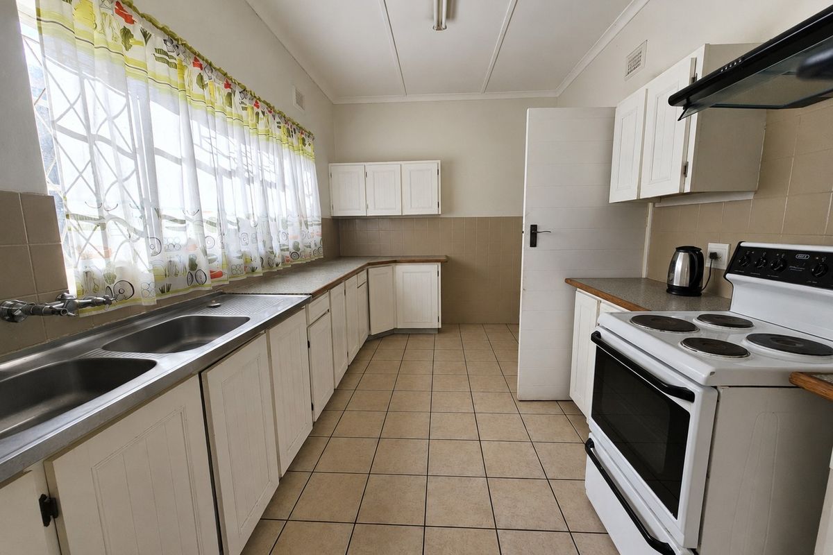 Loads of possibilities in this Meerensee home - Photo 5