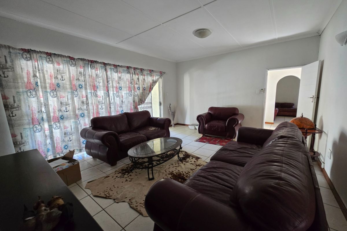 Loads of possibilities in this Meerensee home - Photo 4