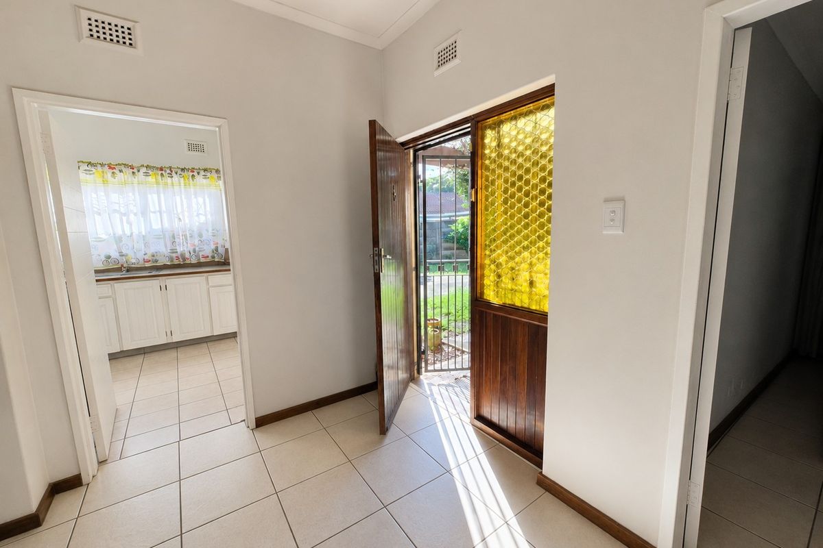 Loads of possibilities in this Meerensee home - Photo 2