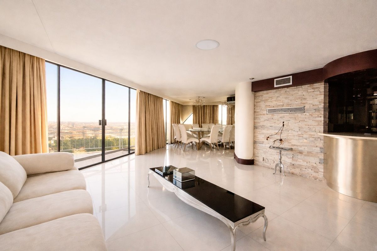 3 Bedroom Corner Apartment in Musgrave with Ocean Views for Rent - Photo 2