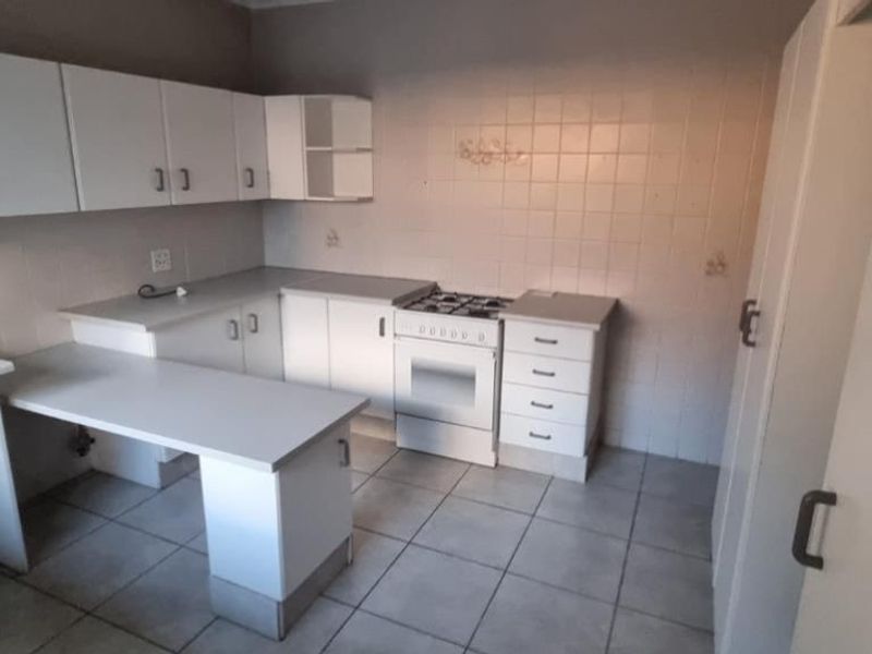 Cottage for rent in Rooderport - Photo 4