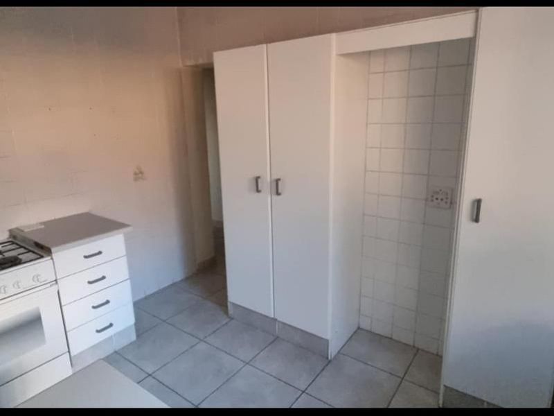 Cottage for rent in Rooderport - Photo 3