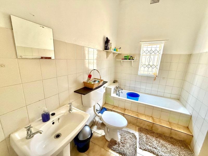 House For Sale in Turffontein Johannesburg Gauteng - Photo 10