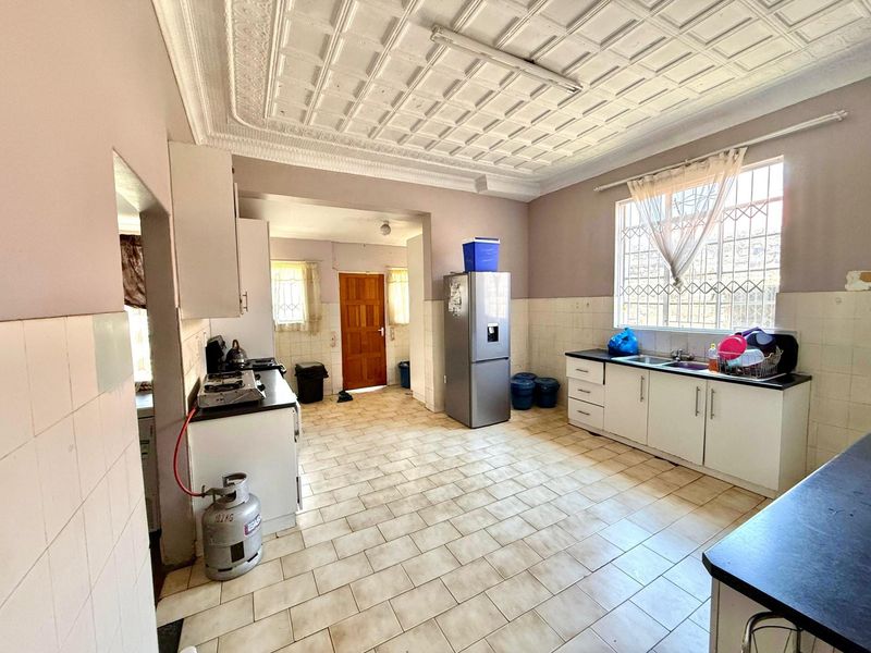 House For Sale in Turffontein Johannesburg Gauteng - Photo 4