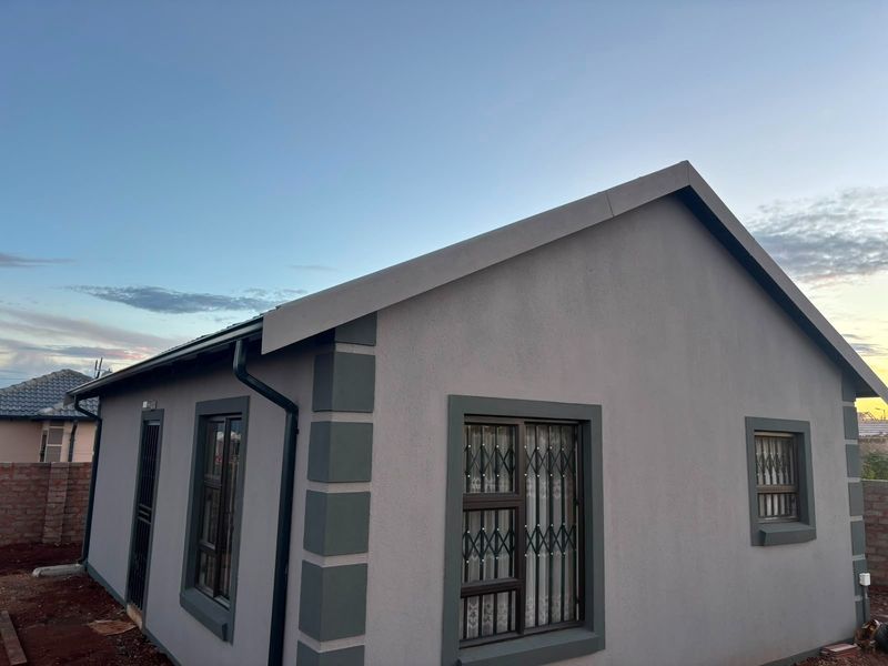 2 Bedroom House To Rent in Klerksoord, Akasia - Photo 8