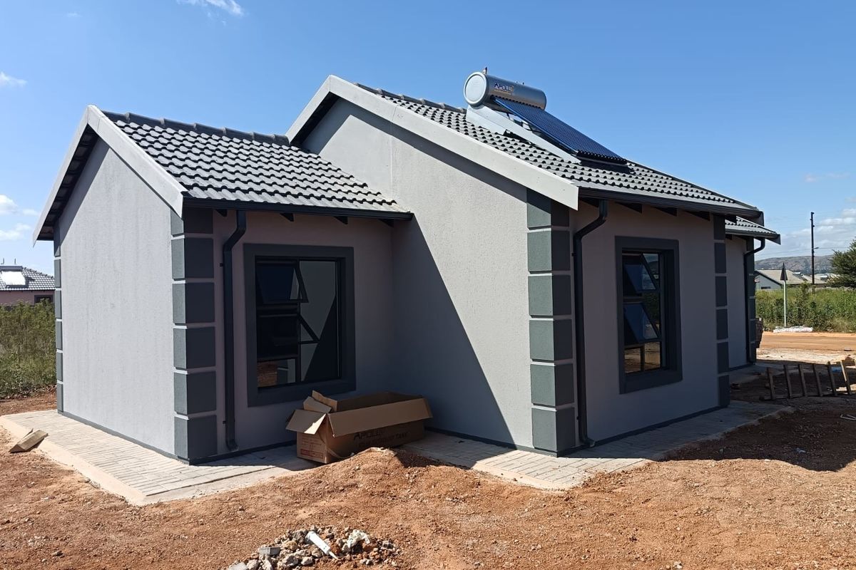 2 Bedroom House To Rent in Klerksoord, Akasia - Photo 3