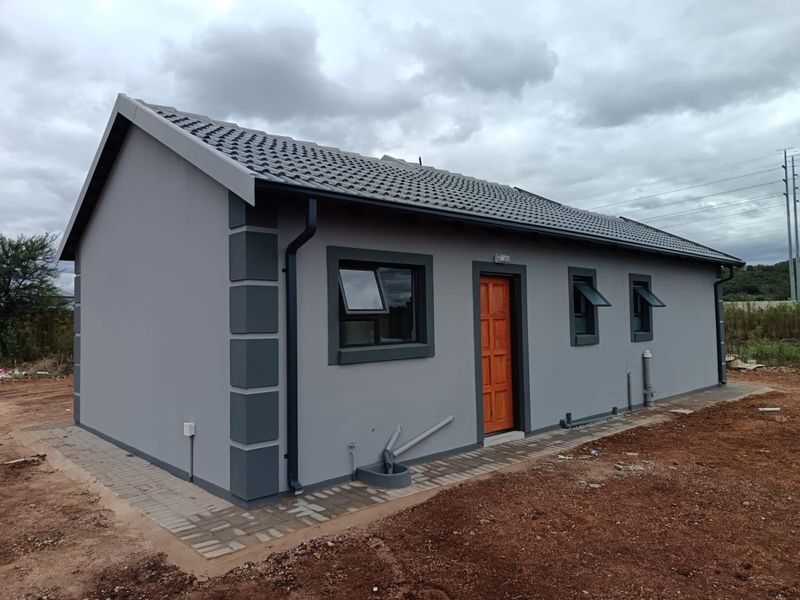 2 Bedroom House To Rent in Klerksoord, Akasia - Photo 5