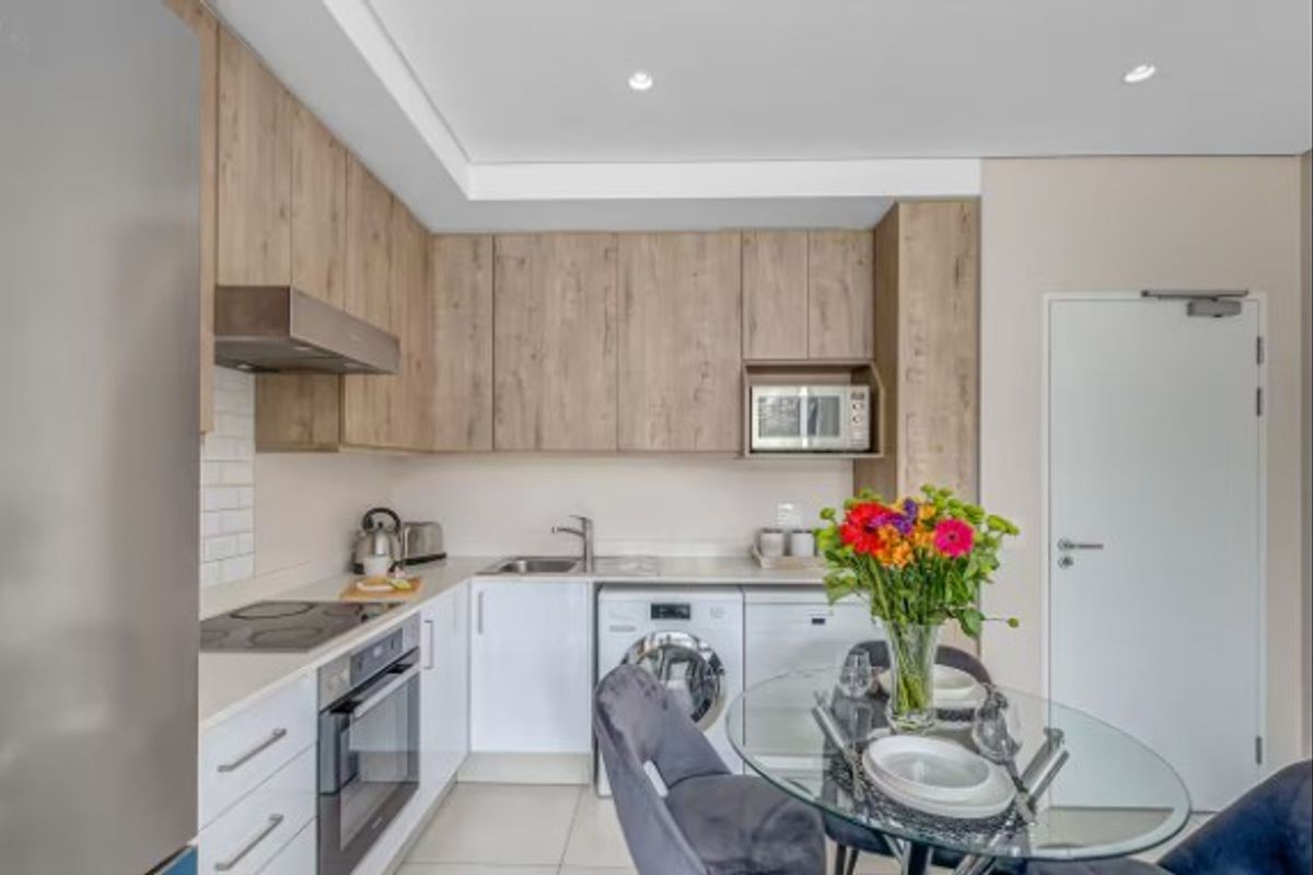 Apartment To Rent in Sandton City, Sandton - Photo 4