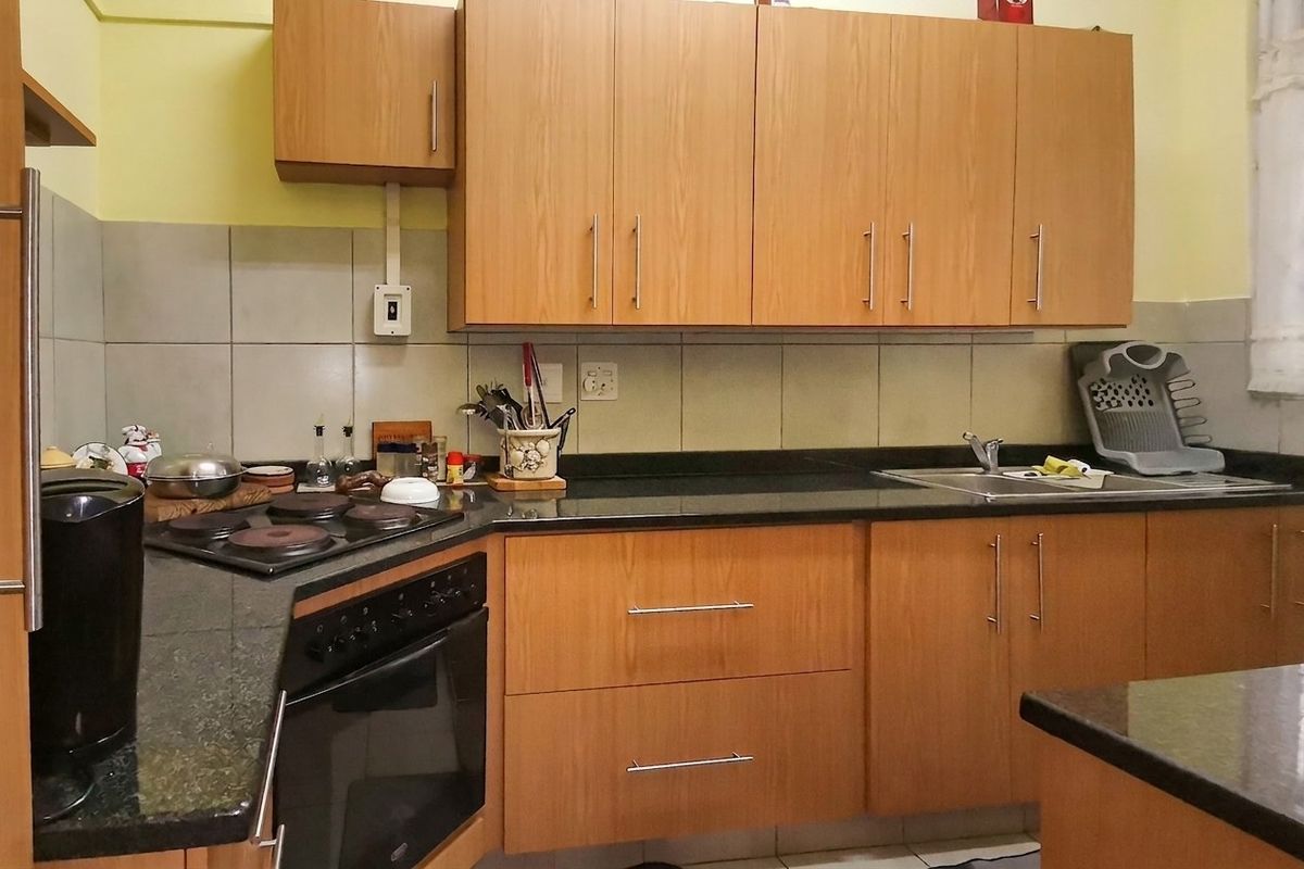 Apartment For Sale in Glenwood Durban KwaZulu Natal - Photo 2