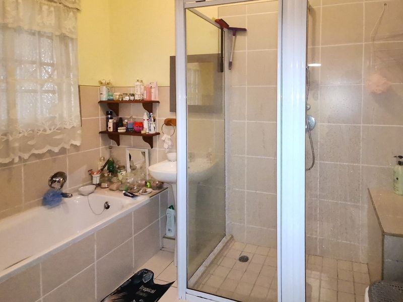 Apartment For Sale in Glenwood Durban KwaZulu Natal - Photo 8