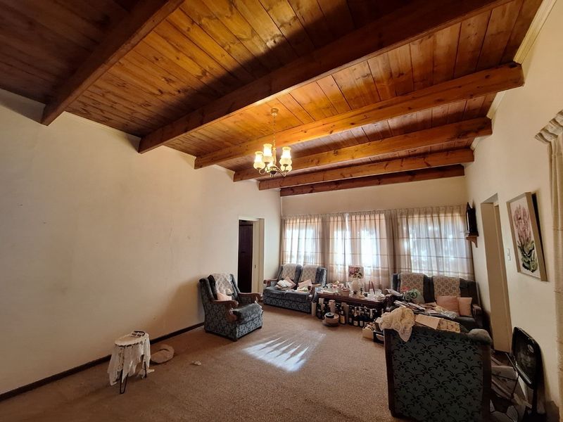 House For Sale in Laingsburg - Photo 8
