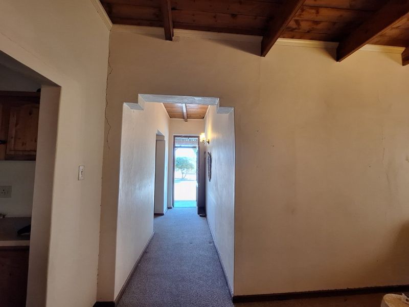 House For Sale in Laingsburg - Photo 7