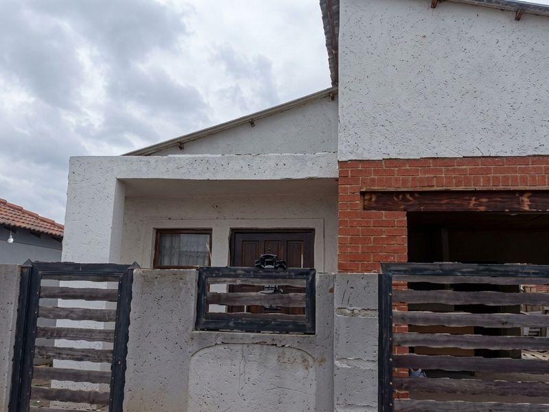 House For Sale in Nellmapius, Pretoria - Photo 3