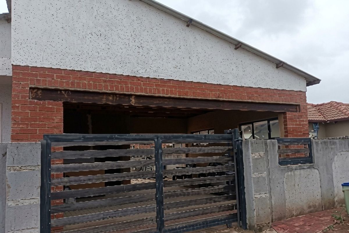House For Sale in Nellmapius, Pretoria - Photo 5
