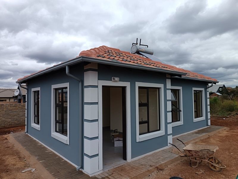 Brand New development houses available for Sale !!! Any size you want !!! - Photo 1