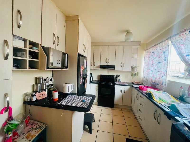 2-Bedrrom Townhouse For Sale in Sasolburg Central, Sasolburg - Photo 1